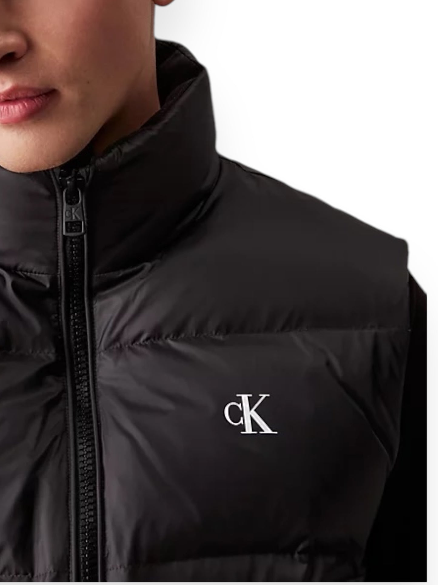 Essential down vest