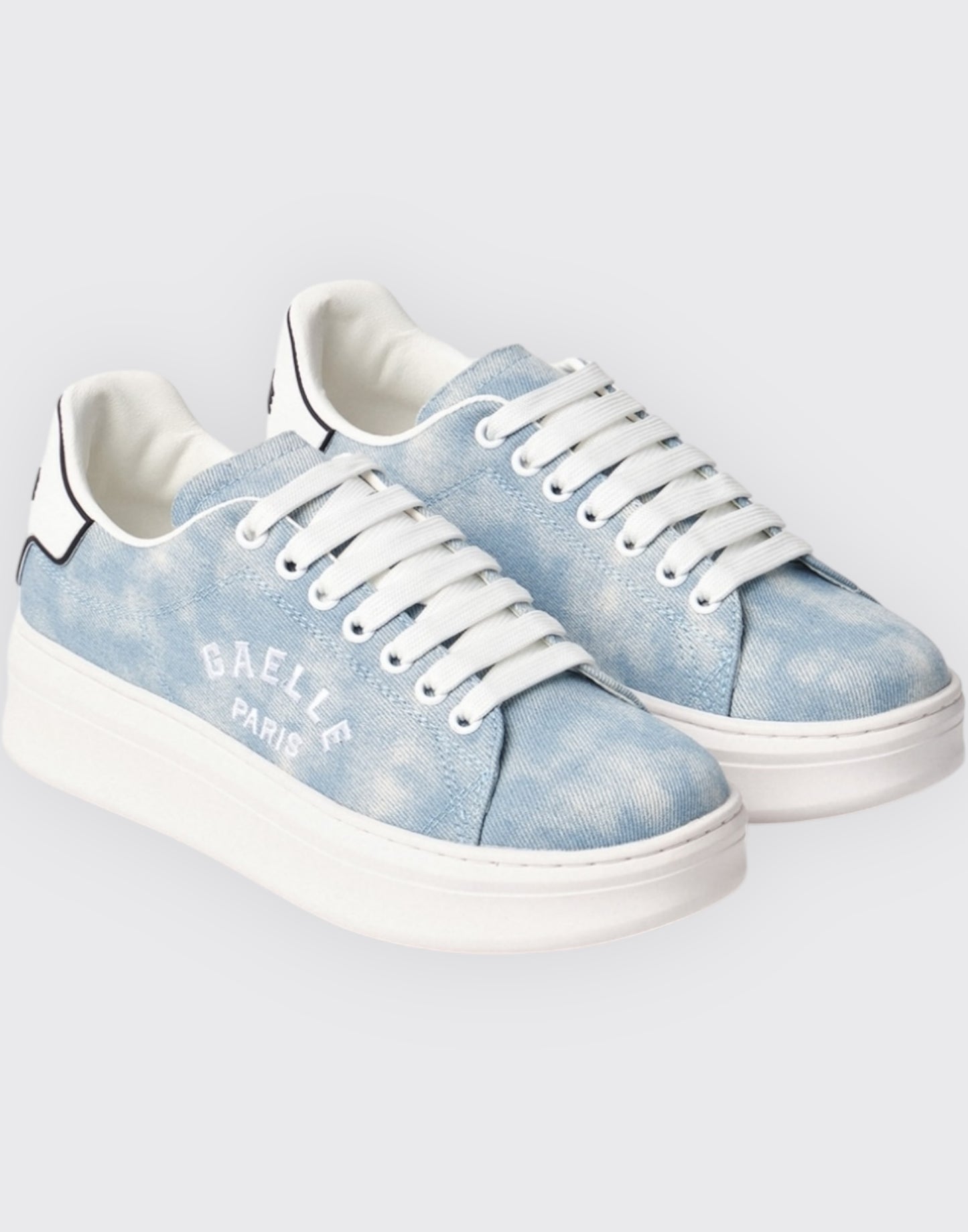 Sneakers in denim con patch
