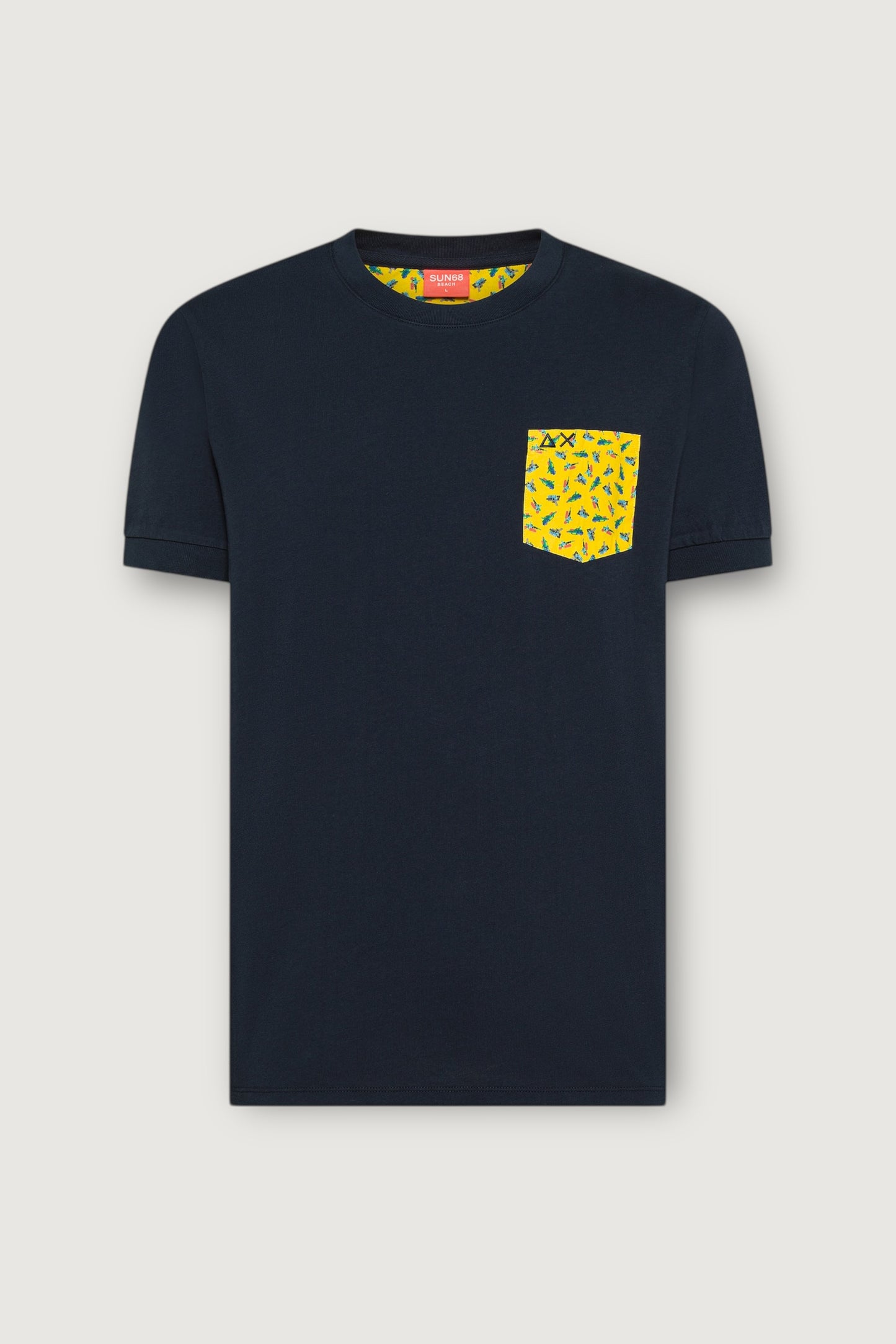 T-shirt pocket beach
