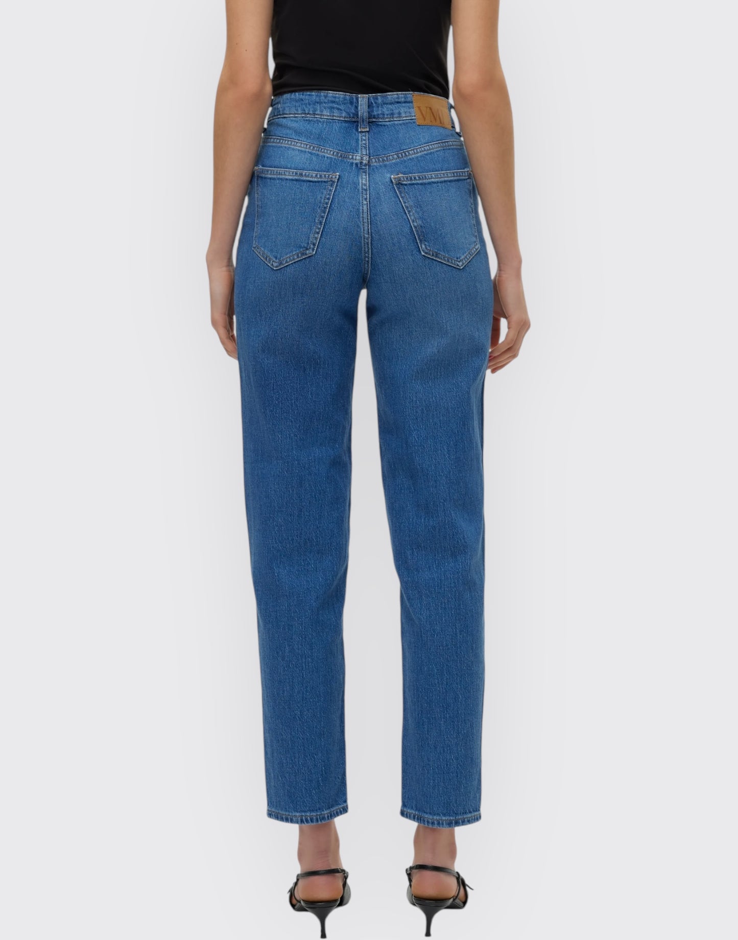 Tessa mom jeans