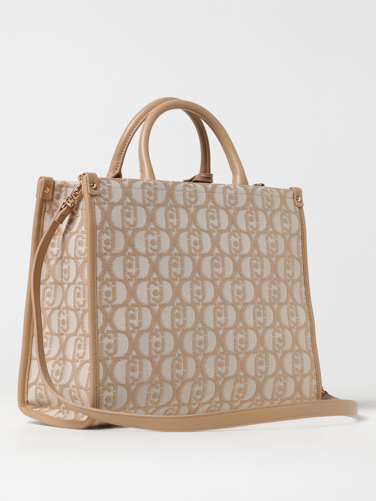 M tote