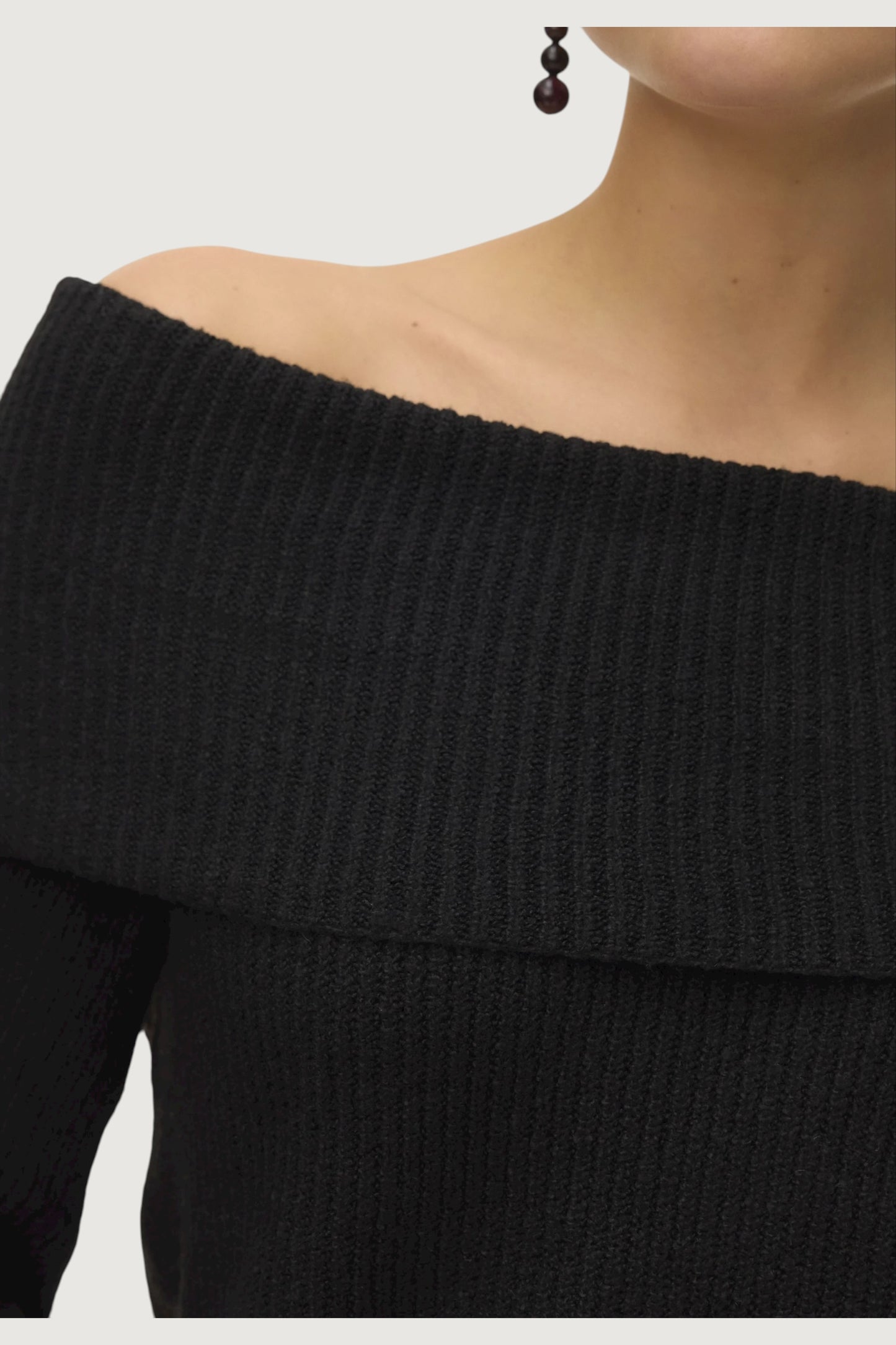 Aries offshoulder pull