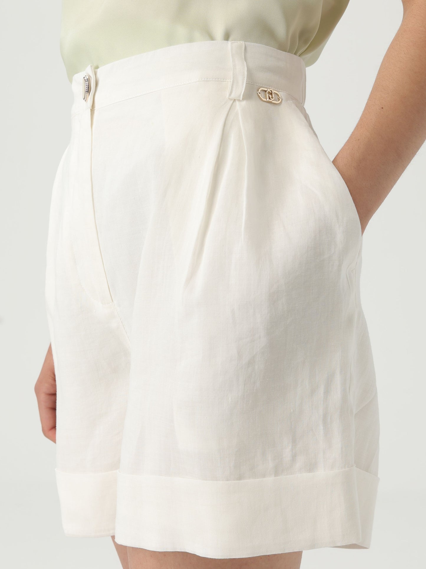 Pant. ts nav short