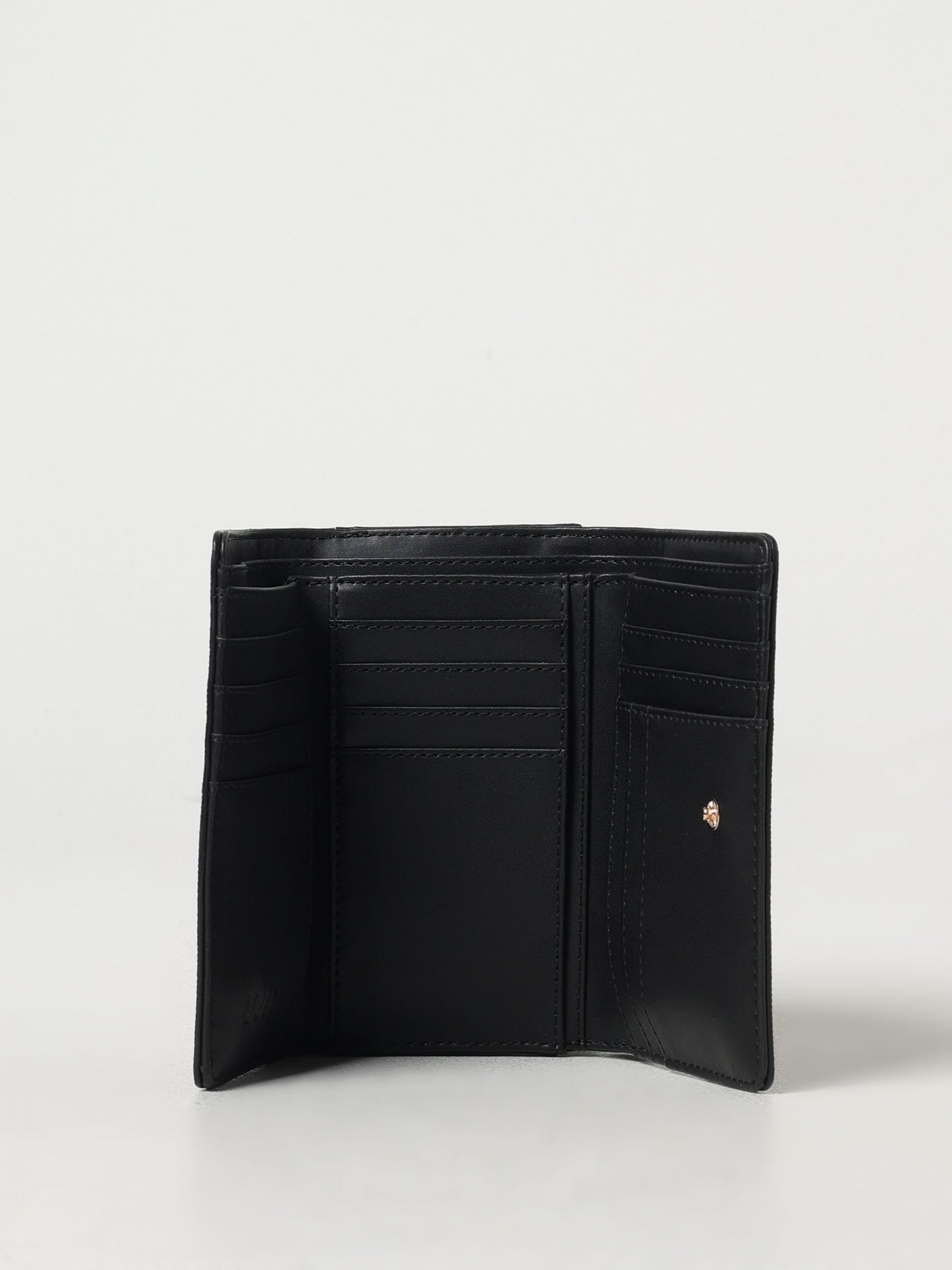 M trifold