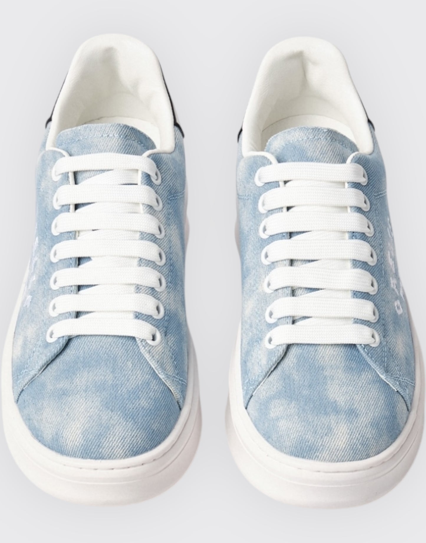 Sneakers in denim con patch