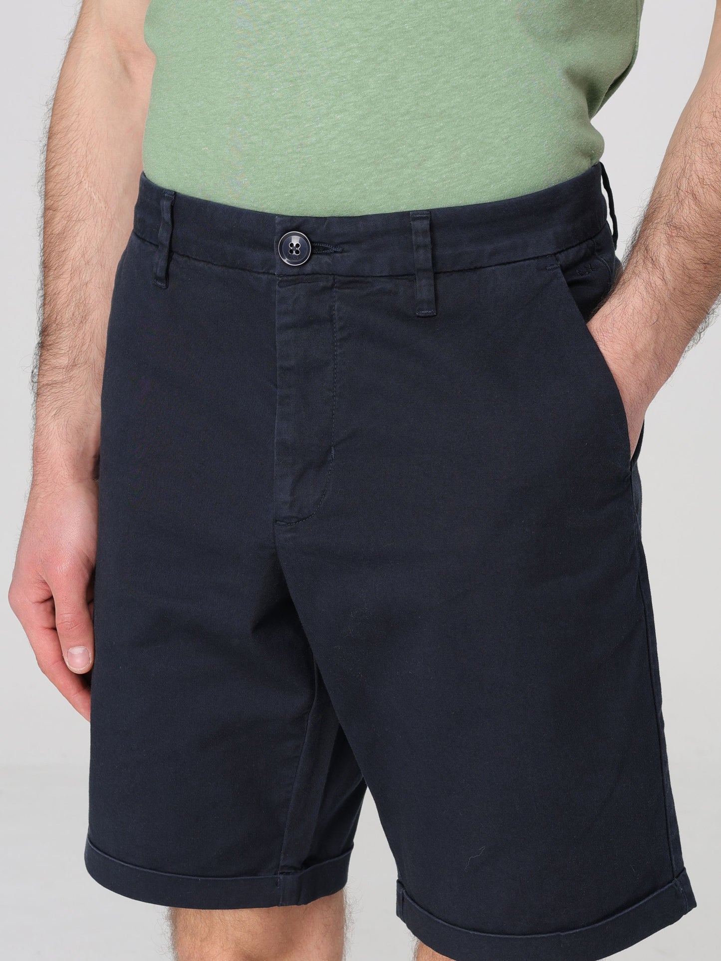 Short chino