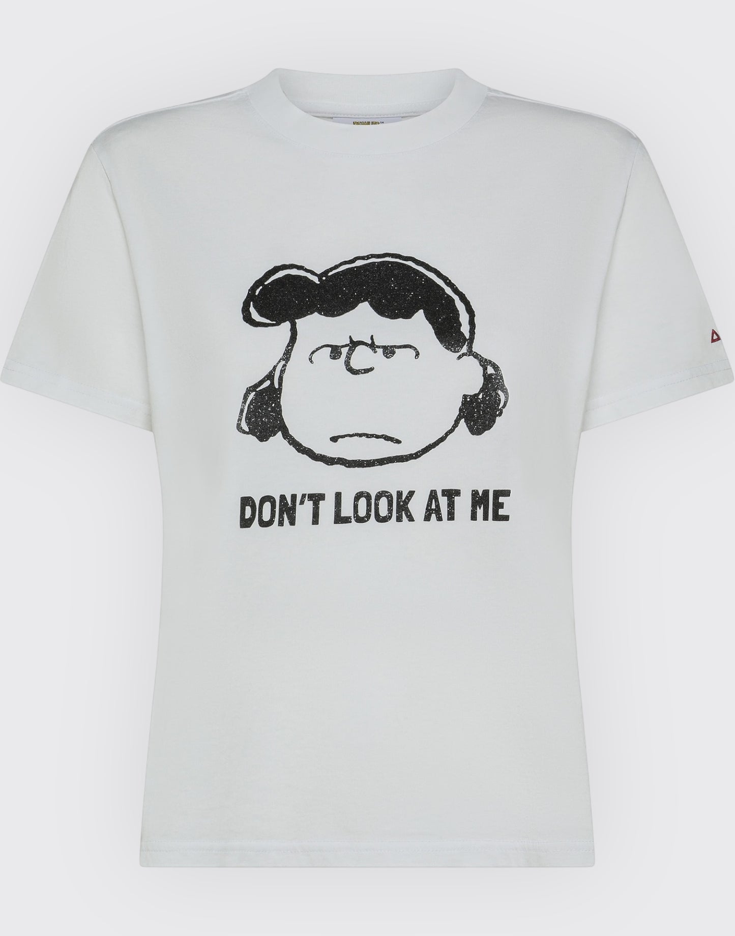 T-shirt over peanuts