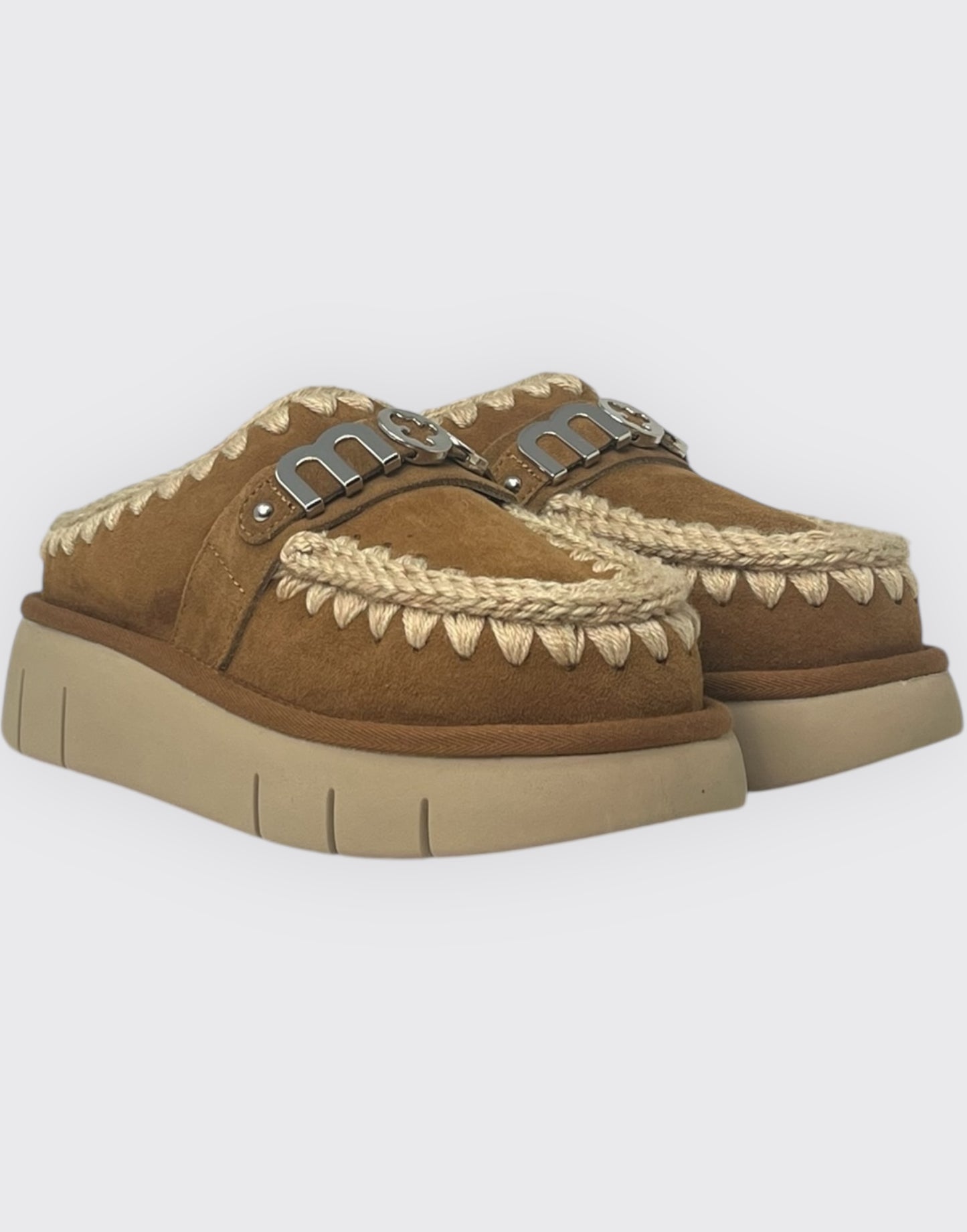 Bounce clog metal logo