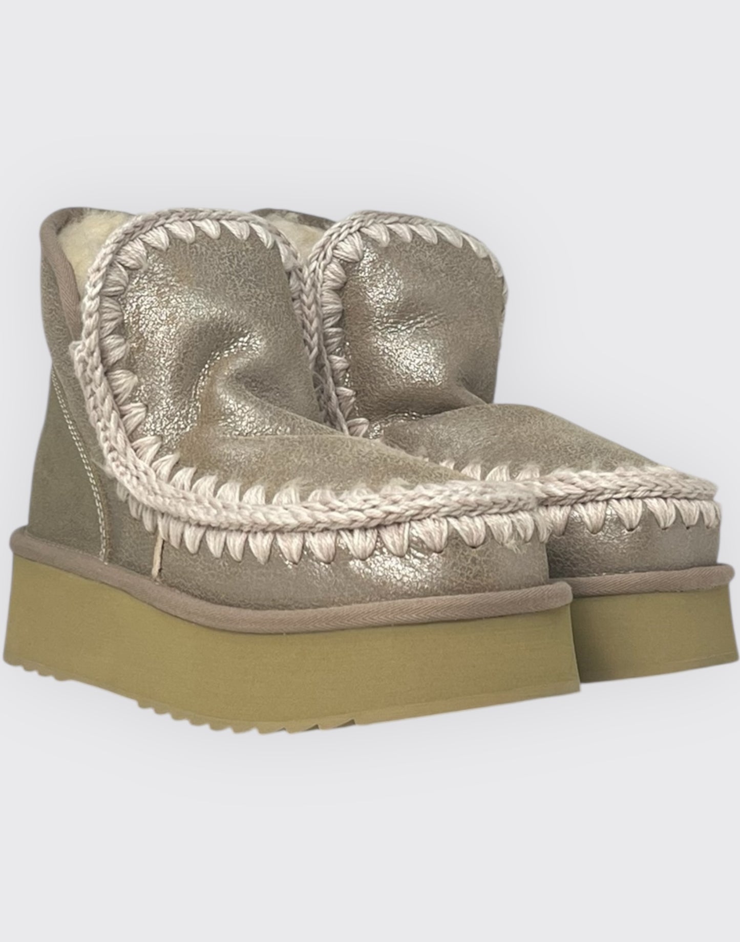 Mini eskimo platform boot