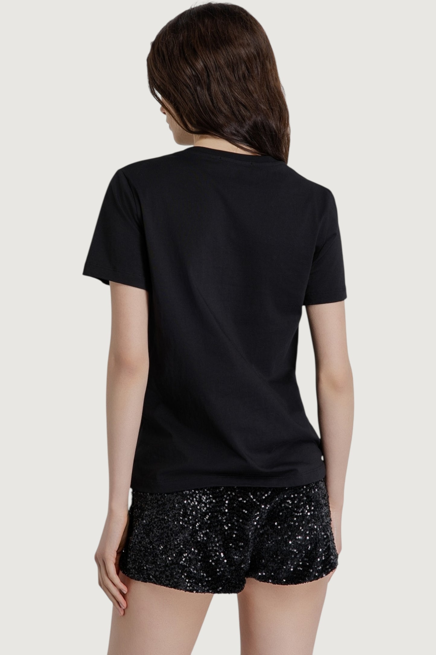 T-shirt con logo ricamato