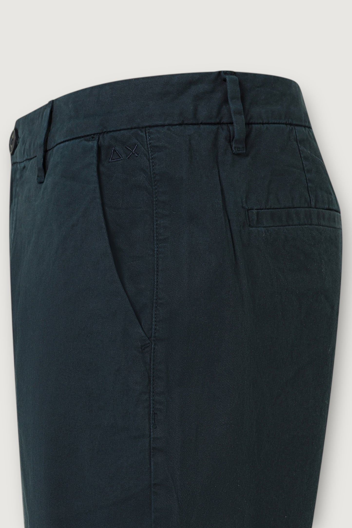 Short chino
