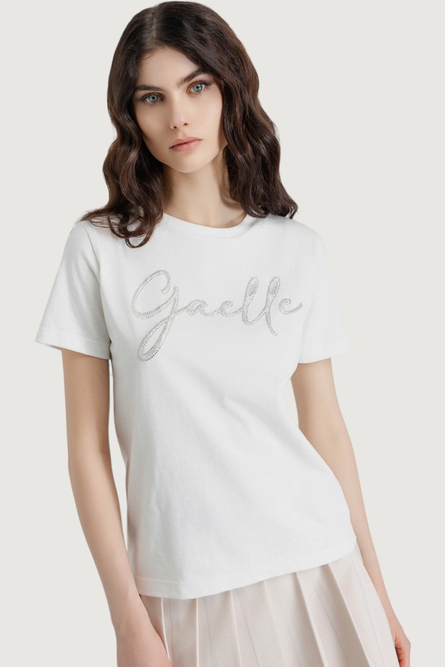 T-shirt con logo ricamato