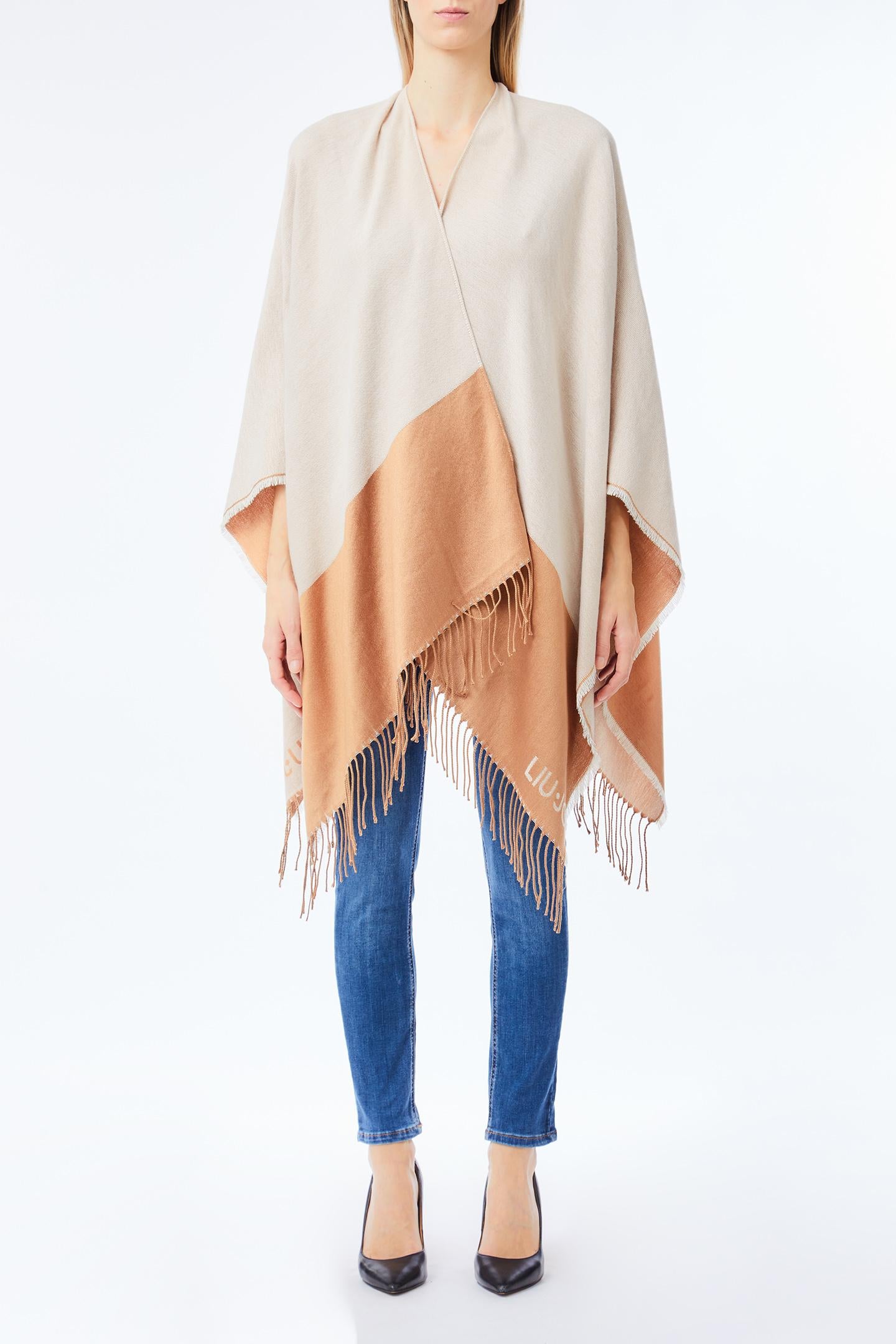 Poncho oval monogram