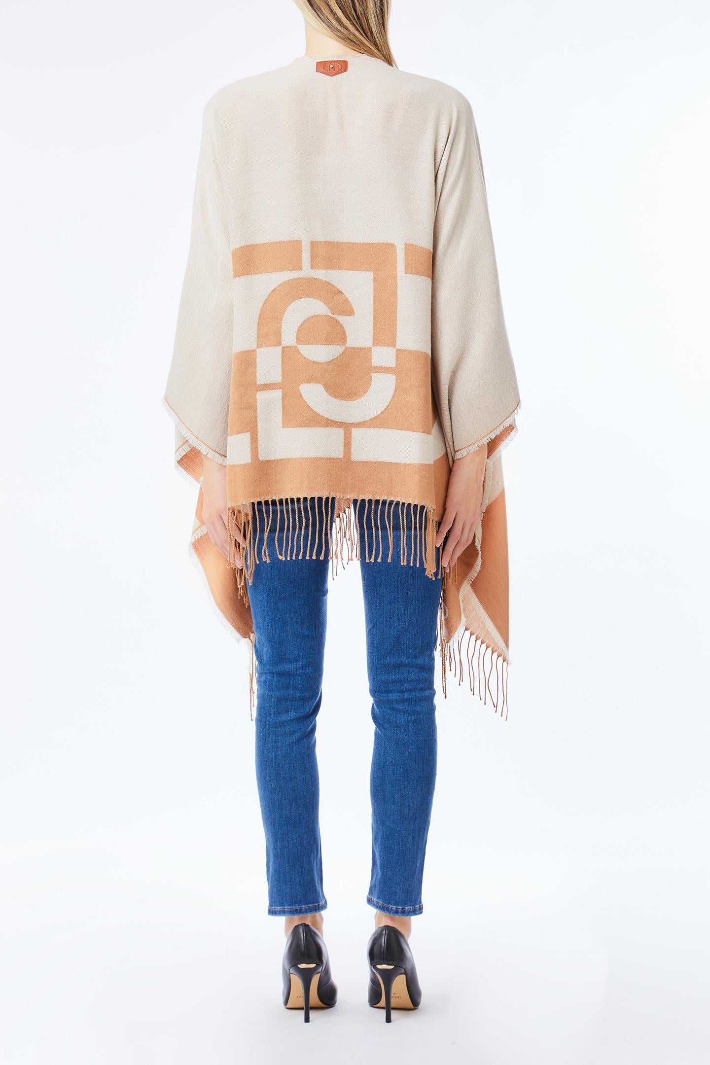 Poncho oval monogram