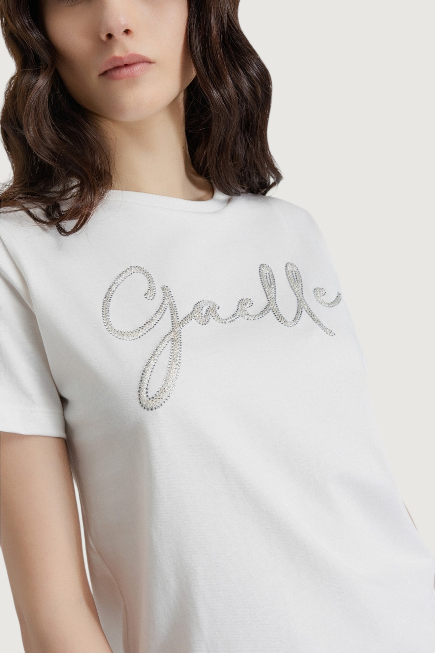 T-shirt con logo ricamato