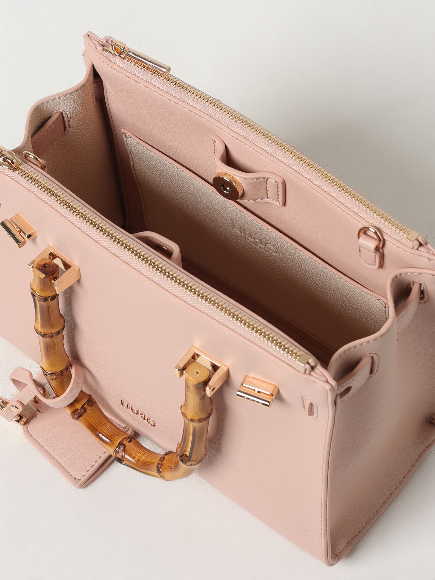 M satchel