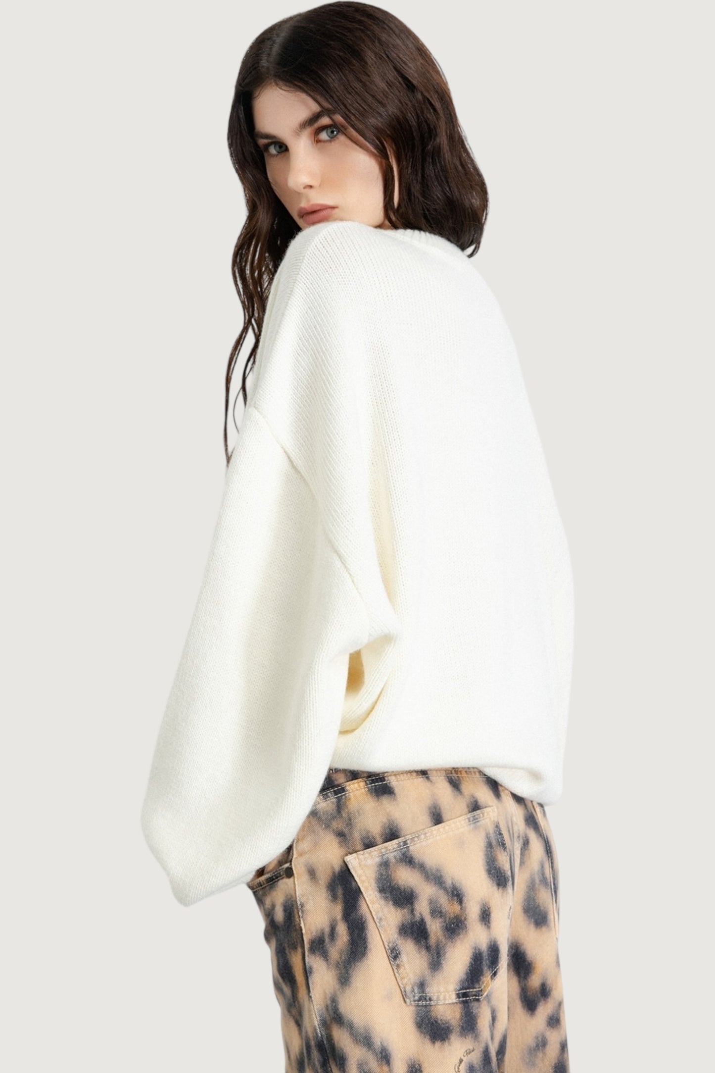 Pullover con logo ricamato