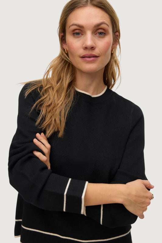 Gold neck contrast pull