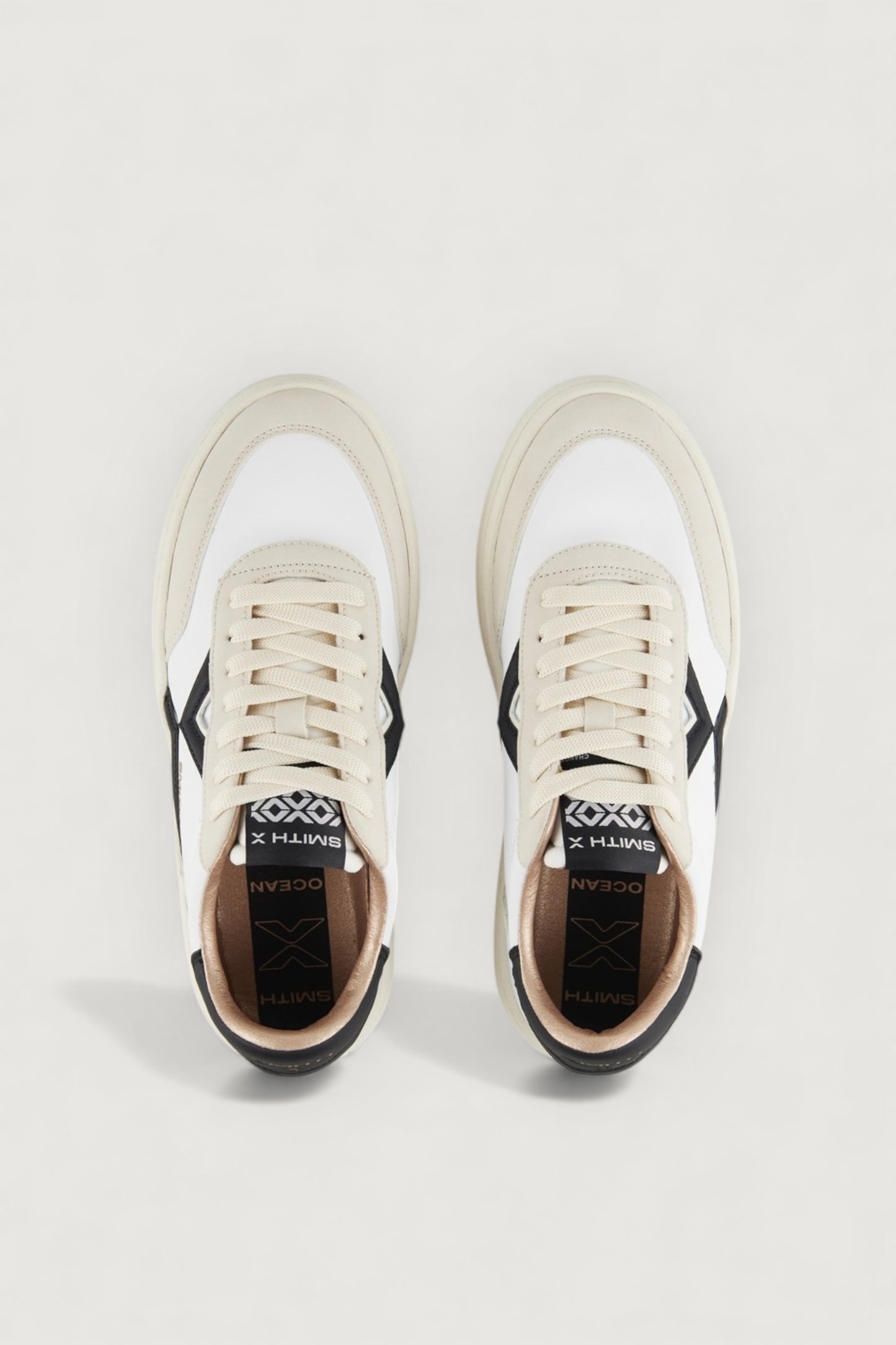 Sneakers ocean white black