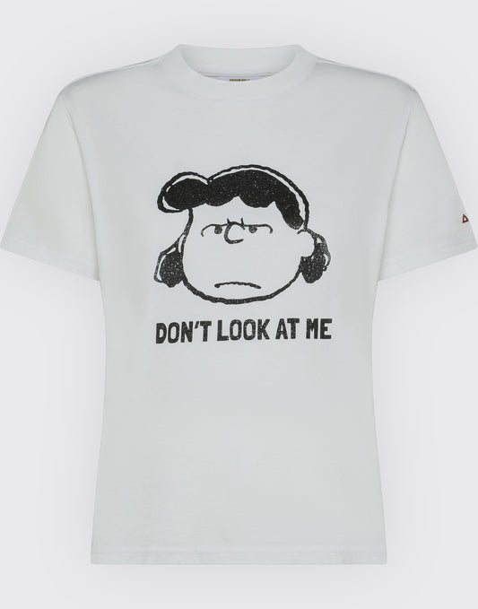 T-shirt over peanuts