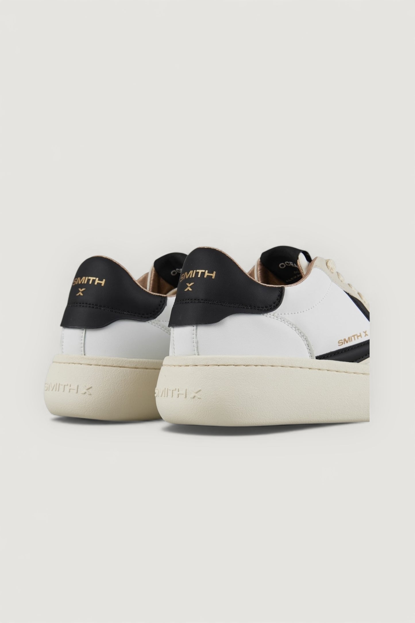 Sneakers ocean white black